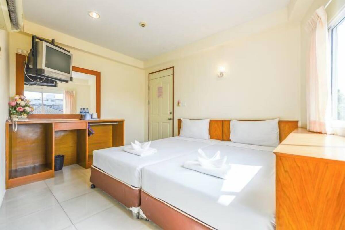 Hypo-allergenic bedding, desk, laptop workspace, free WiFi