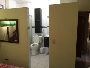 Bathroom - Tropical Bed & Breakfast (Petionville)