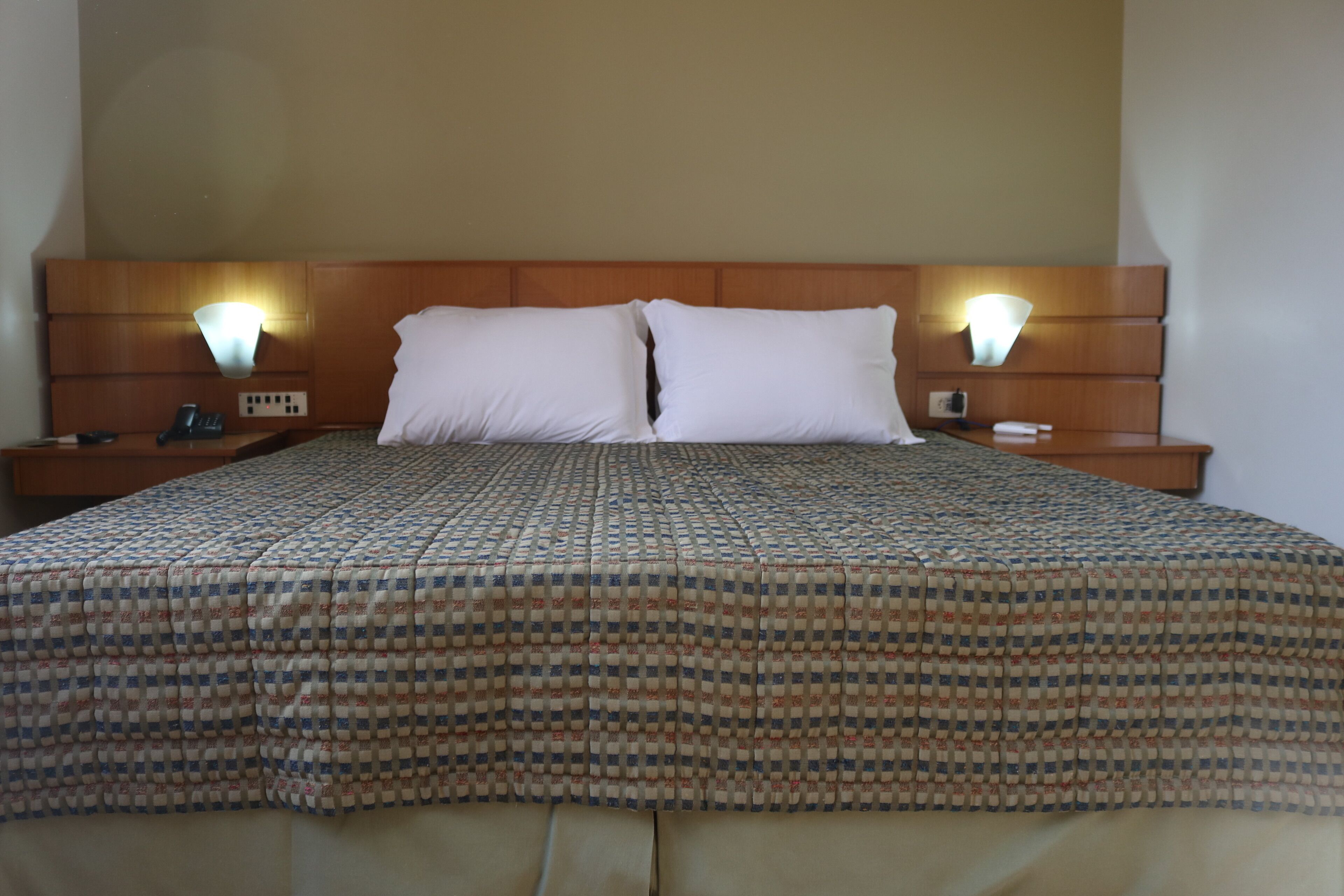 double room | hypo-allergenic bedding, minibar, desk, blackout curtains