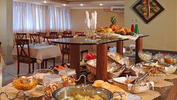 Free daily buffet breakfast