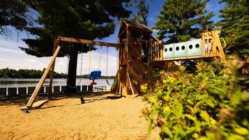 Children’s play area – outdoor