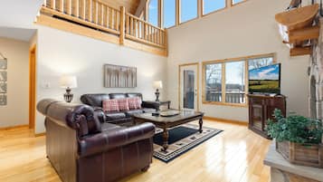 Villa #18 - 4 Bedrooms, 3.5 Bathrooms | Living area | Flat-screen TV, fireplace