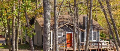 Traditional Cottage | 1 bedroom, iron/ironing board, free WiFi, bed sheets