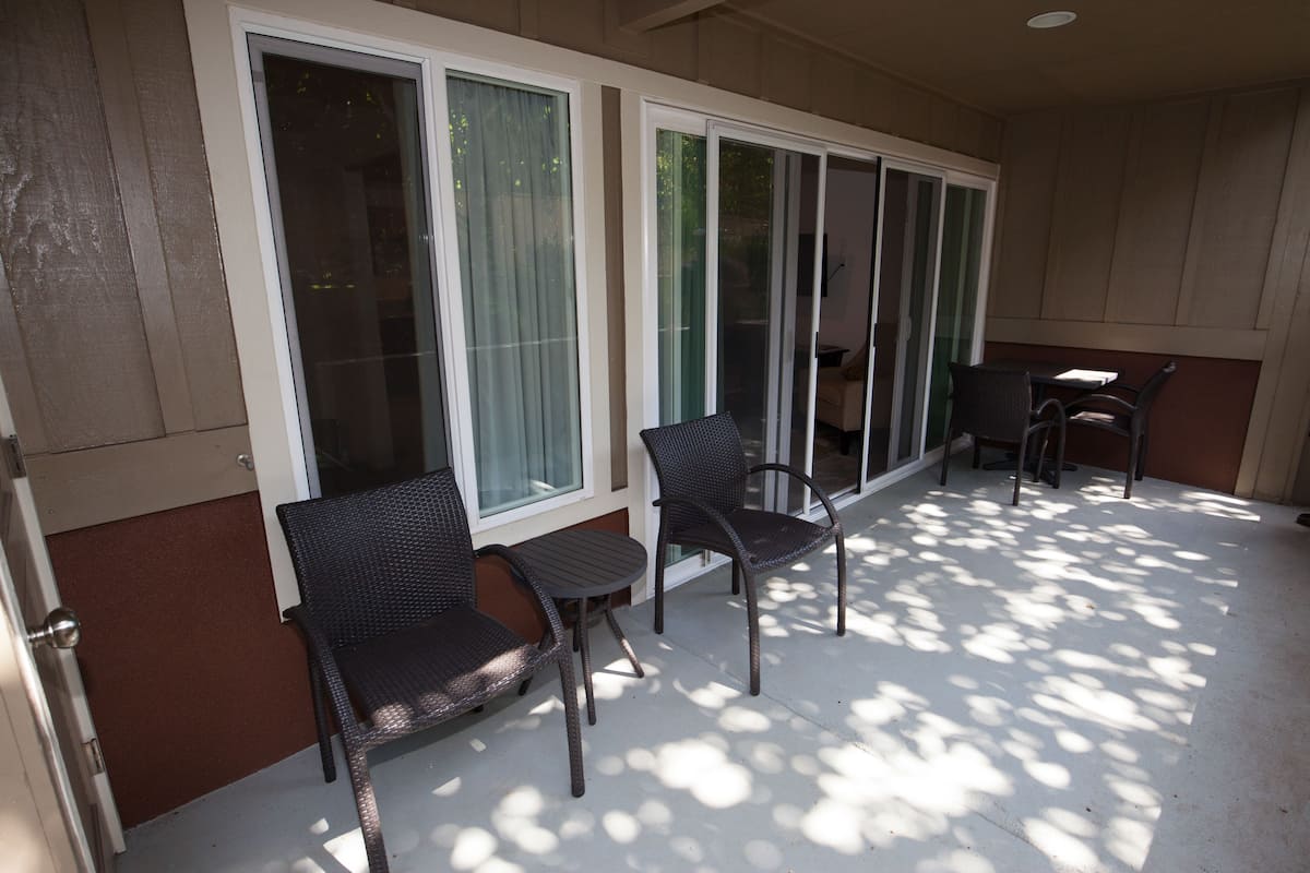 Appart'hĂŽtel Deluxe, 2 chambres, balcon, vue jardin | Terrasse/Patio
