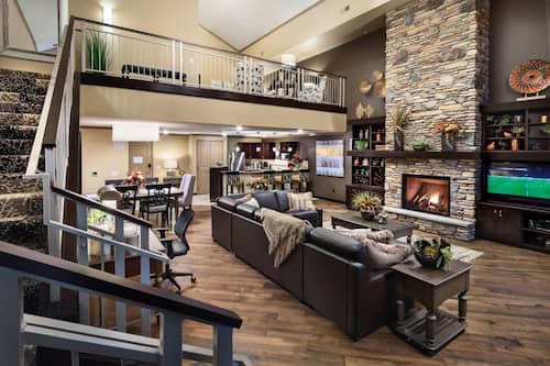 Presidential Suite | Living room | 42-inch TV with cable channels