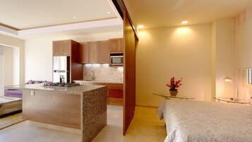 Estudio, 1 cama King size | Caja de seguridad en la habitación y wifi gratis