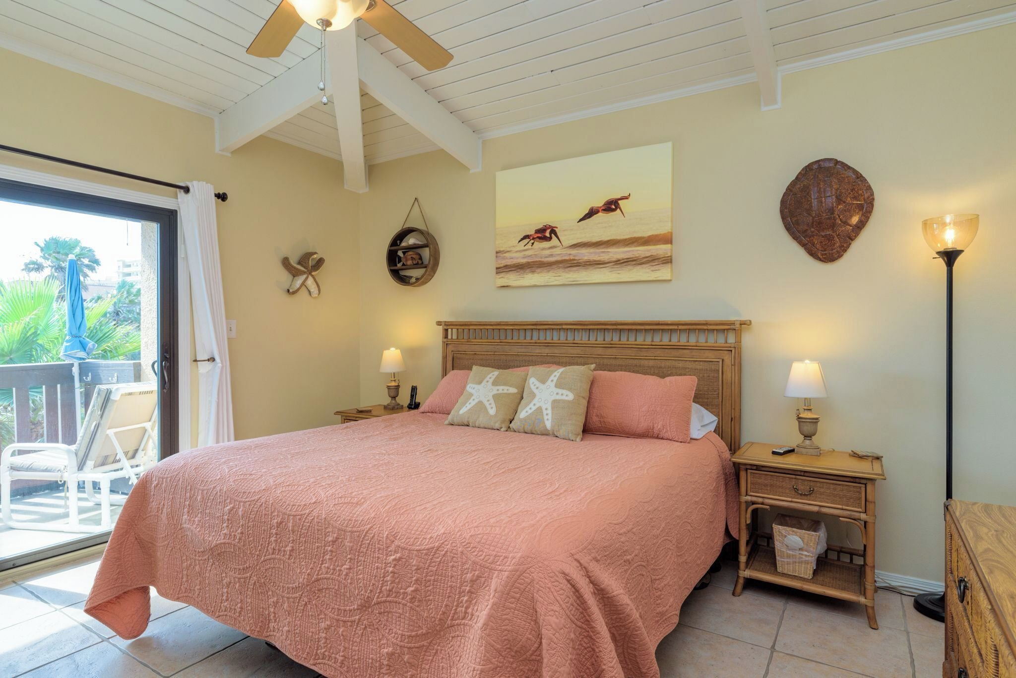 Superior appartement, 1 kingsize bed met slaapbank, balkon, gedeeltelijk uitzicht op zee | 1 slaapkamer, individueel gedecoreerd, individueel gemeubileerd