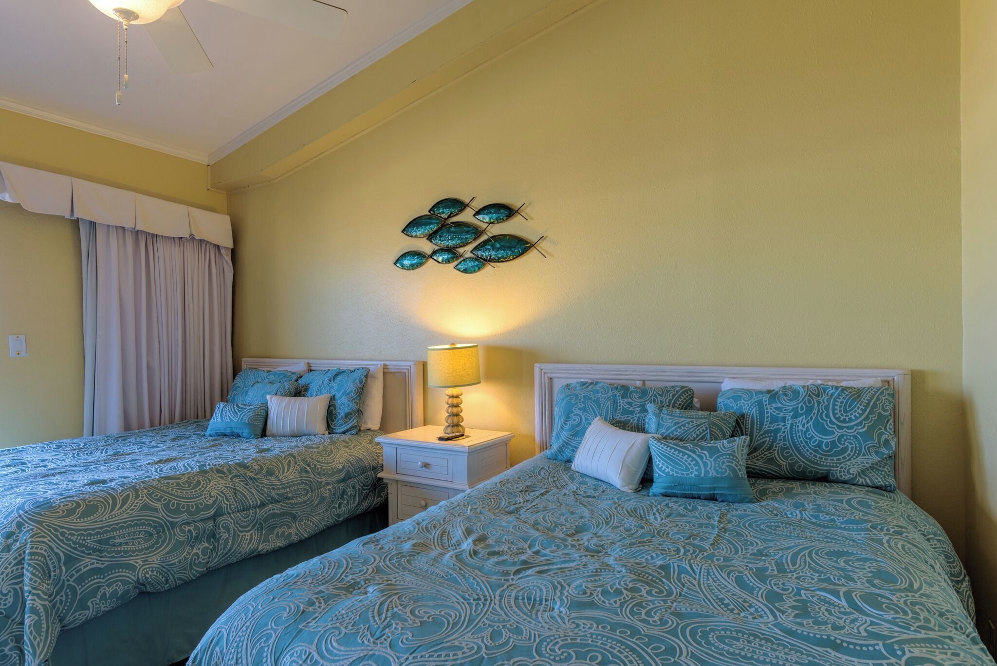 Deluxe appartement, Meerdere bedden, uitzicht op het strand, aan het strand | 1 slaapkamer, individueel gedecoreerd, individueel gemeubileerd