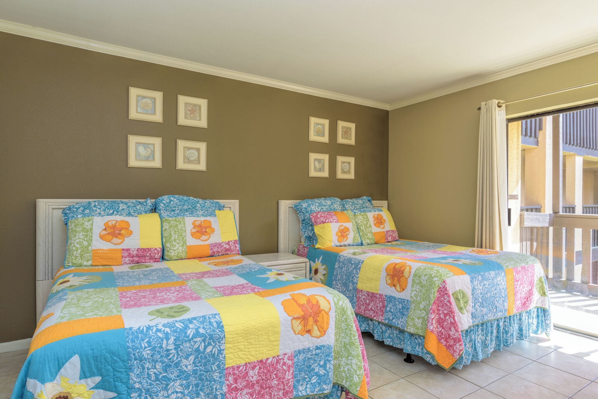 Eenvoudig appartement, 1 slaapkamer, balkon, uitzicht op de binnenplaats | 1 slaapkamer, individueel gedecoreerd, individueel gemeubileerd