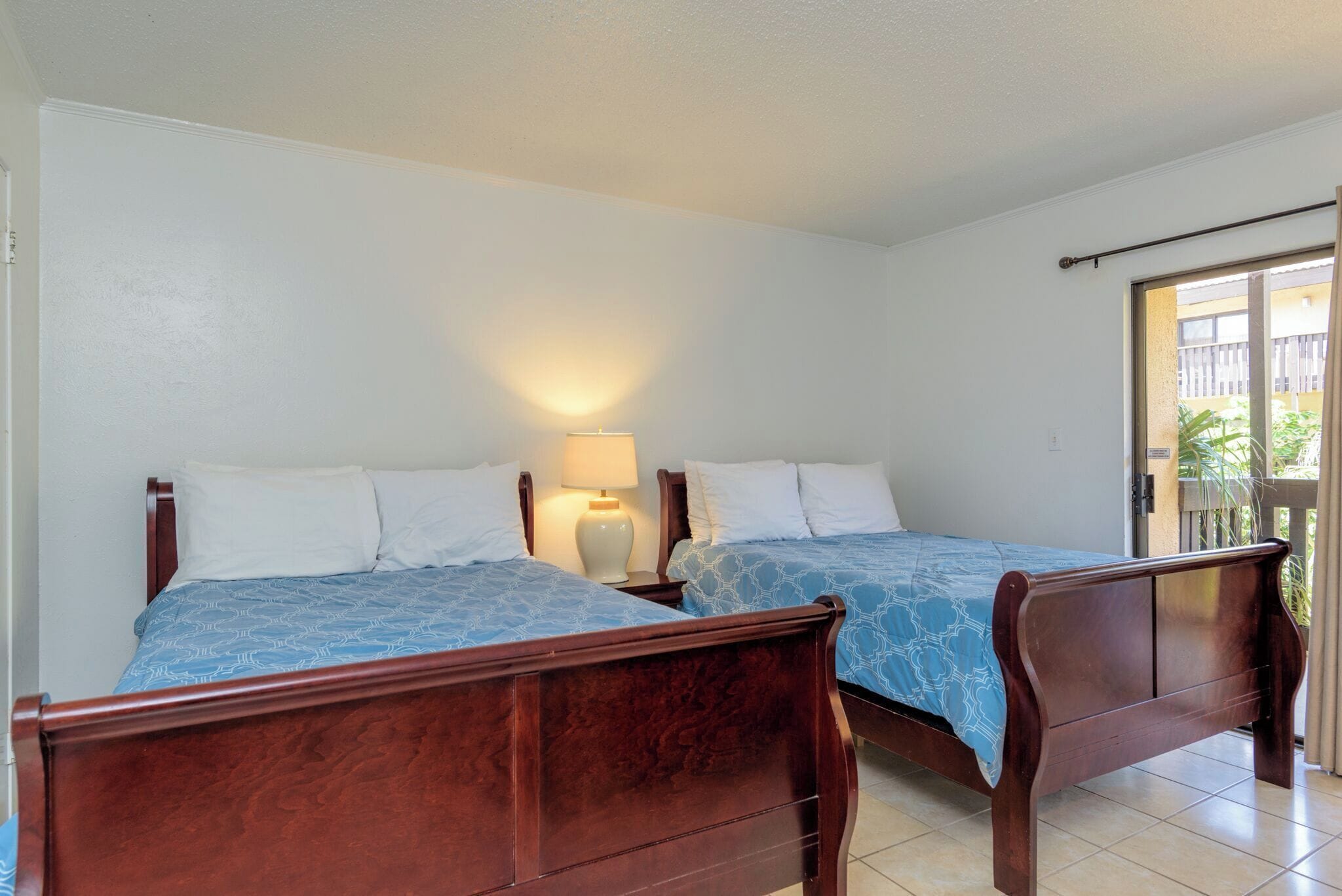 Eenvoudig appartement, 1 slaapkamer, balkon, uitzicht op zwembad | 1 slaapkamer, individueel gedecoreerd, individueel gemeubileerd