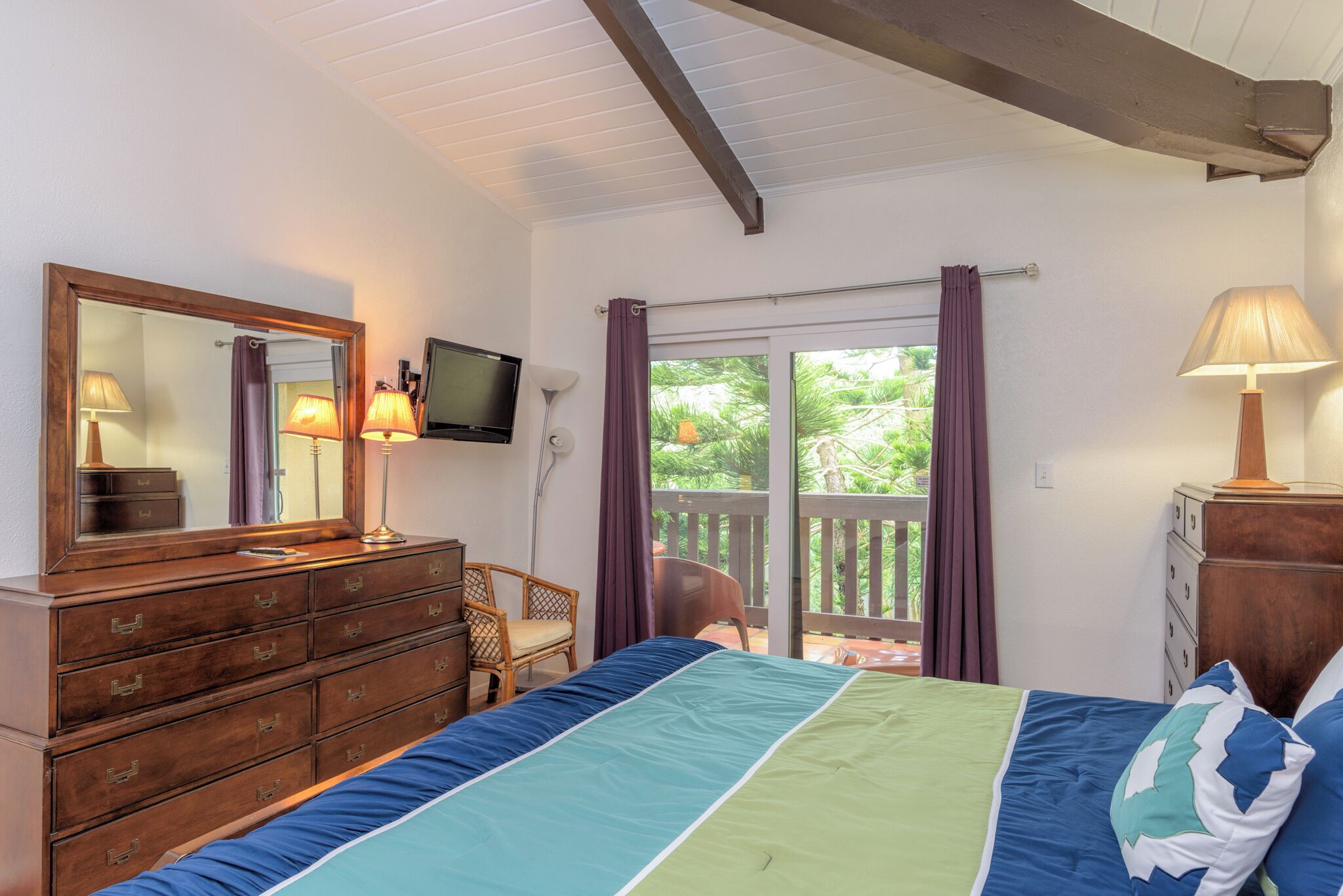 Standaard appartement, 1 kingsize bed met slaapbank, keuken, uitzicht op resort | 1 slaapkamer, individueel gedecoreerd, individueel gemeubileerd