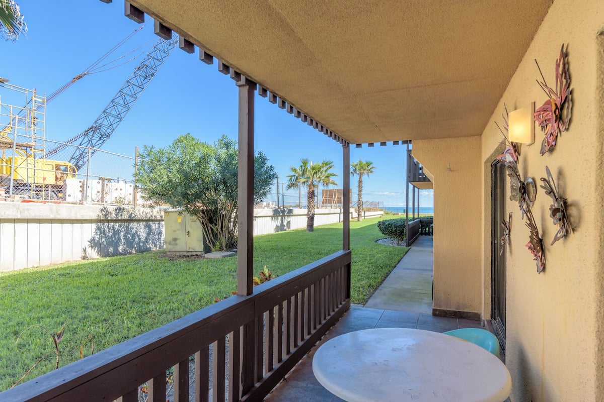Basic-Apartment, 2 Doppelbetten, Blick auf die Anlage, am Strand | Blick vom Balkon