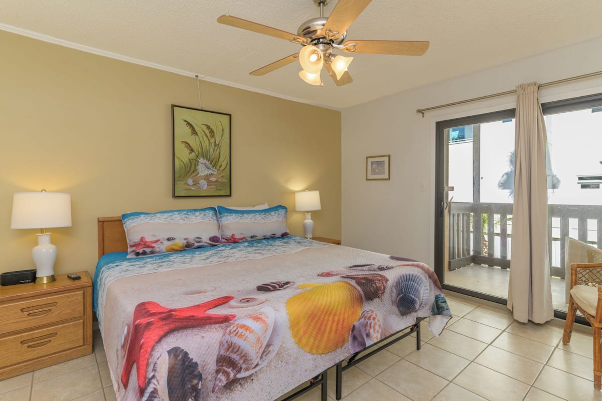 Superior Condo, 1 King Bed with Sofa bed, Balcony, Resort View