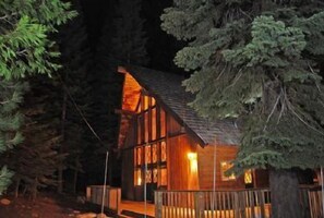 House, 2 Bedrooms | Exterior