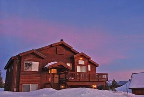 House, 3 Bedrooms | Exterior