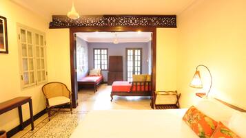 Orchid Suites | ميني بار وخزنة داخل الغرفة ومكتب ومكواة/لوح كي