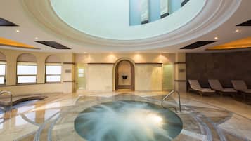 Couples treatment rooms, sauna, hot tub, steam room, body treatments