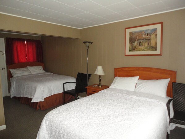 Comfort Single Room, 2 Double Beds | Desk, iron/ironing board, free WiFi