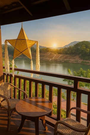 Deluxe Family River View | 高档床上用品、羽绒被、客房内保险箱、特色装修