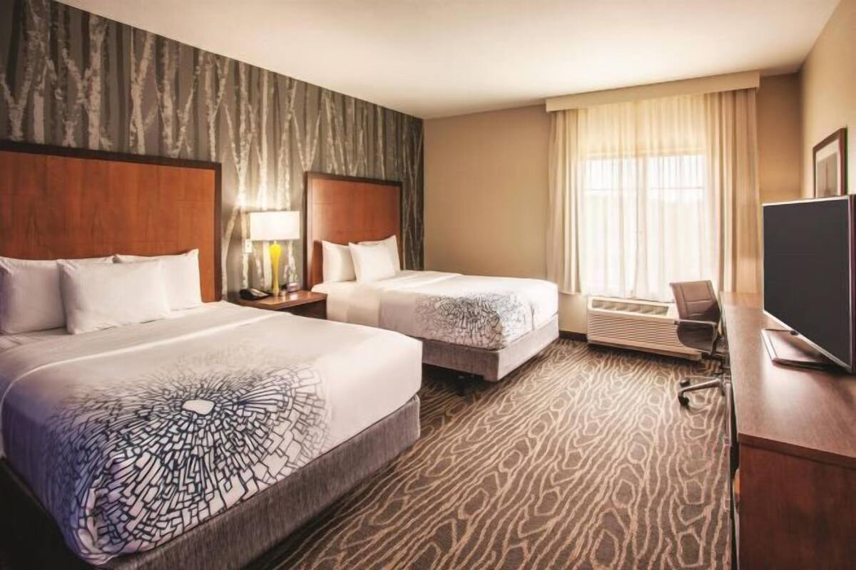 Hochwertige Bettwaren, Daunenbettdecken, Pillowtop-Betten, Schreibtisch