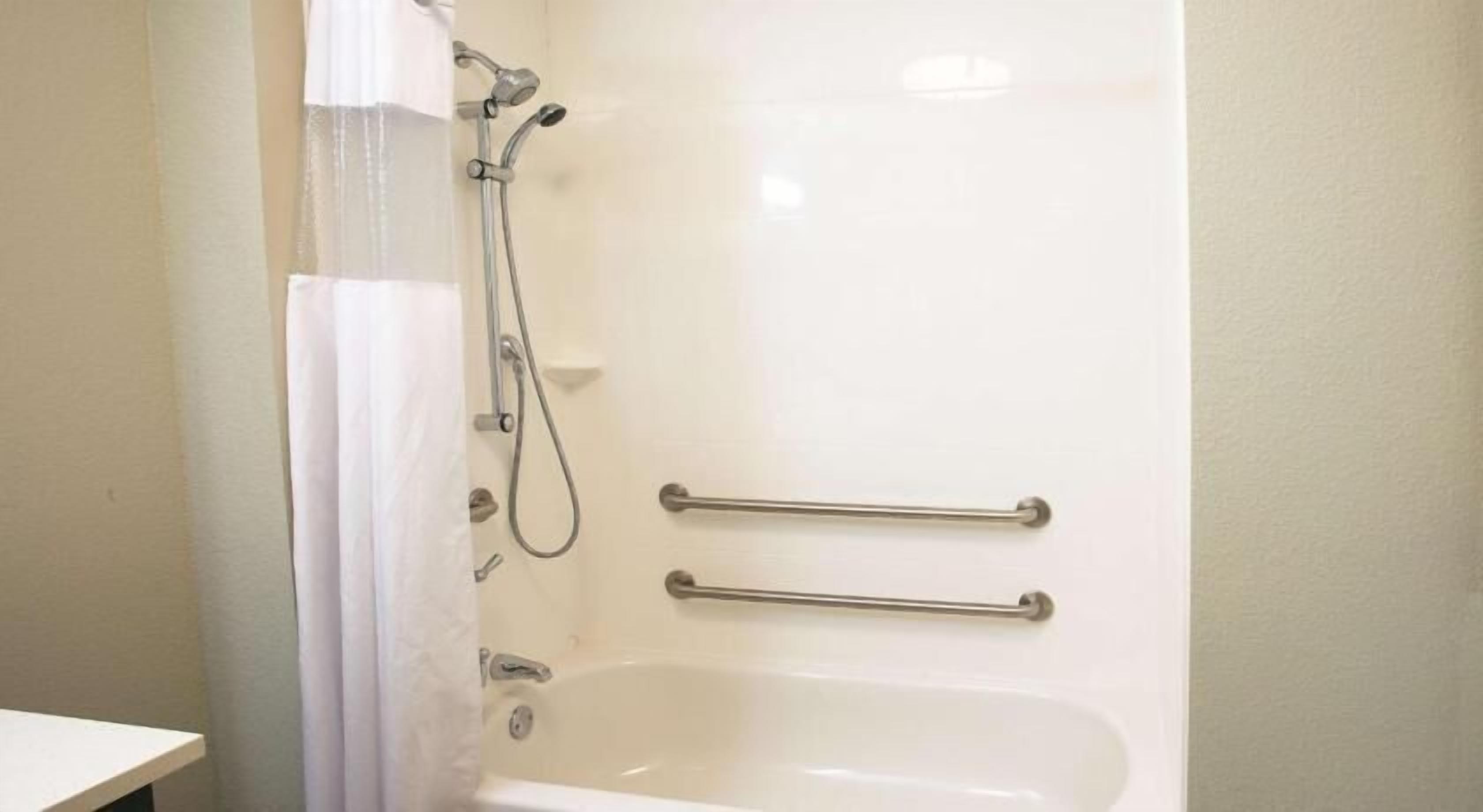 Baño | Amenidades de baño gratuitas, secadora de cabello, toallas 