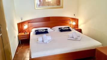 Apartemen, 1 kamar tidur, pemandangan kebun (Fontana) | 1 kamar tidur, brankas, meja kerja, dan kedap suara