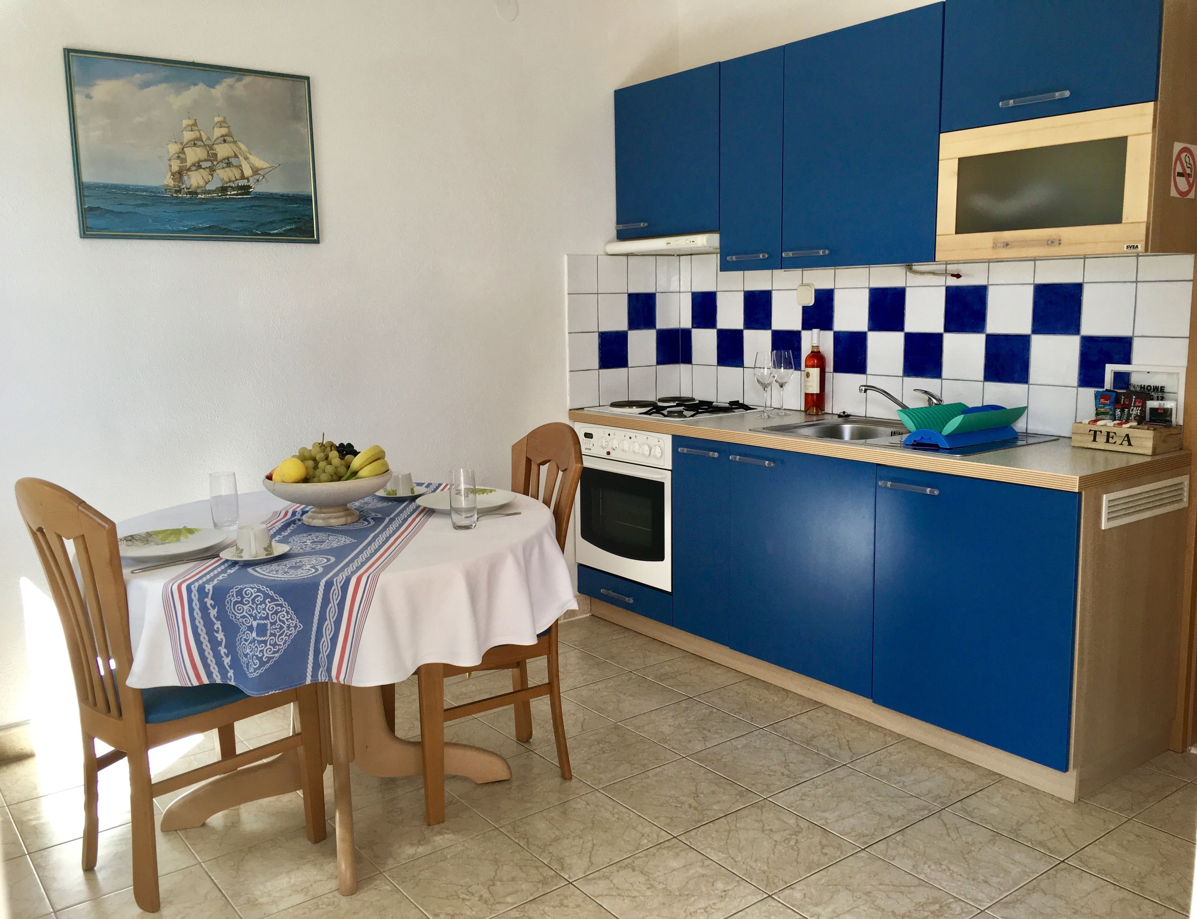 Standaard appartement, 1 slaapkamer, terras, uitzicht op zee (Agava) | 1 slaapkamer, een kluis op de kamer, een bureau, geluiddichte muren