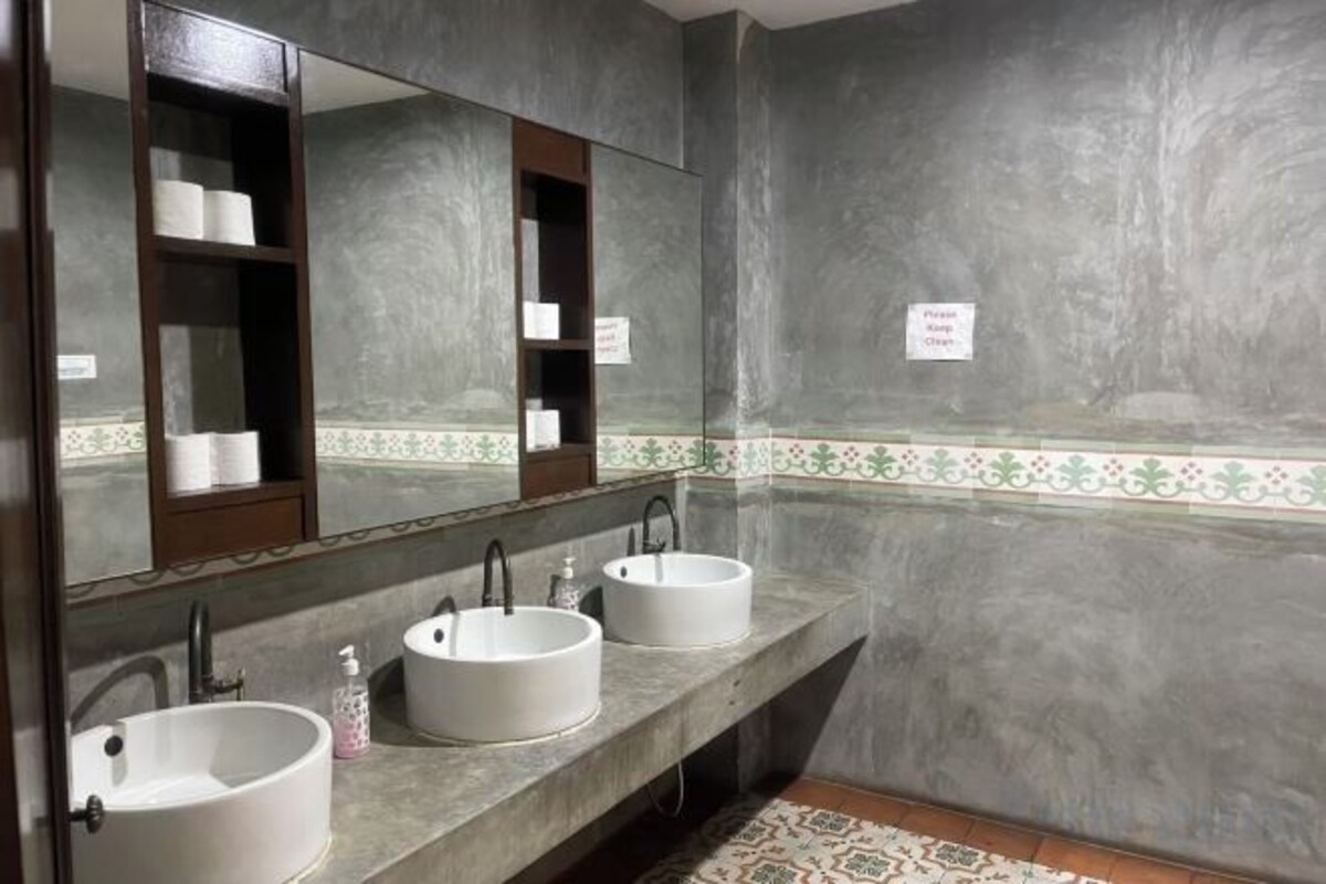 Shared Dormitory, 6 Bedrooms, City View