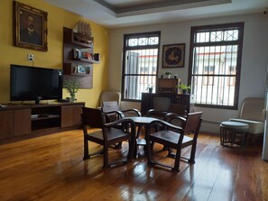 Exterior - Sunny Hostel Phuket (Phuket)