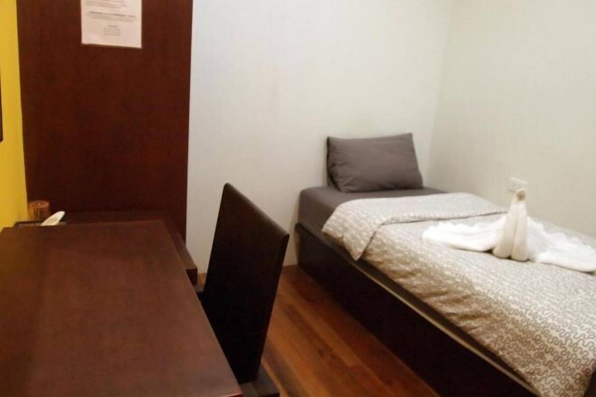 Desk, laptop workspace, iron/ironing board, free WiFi