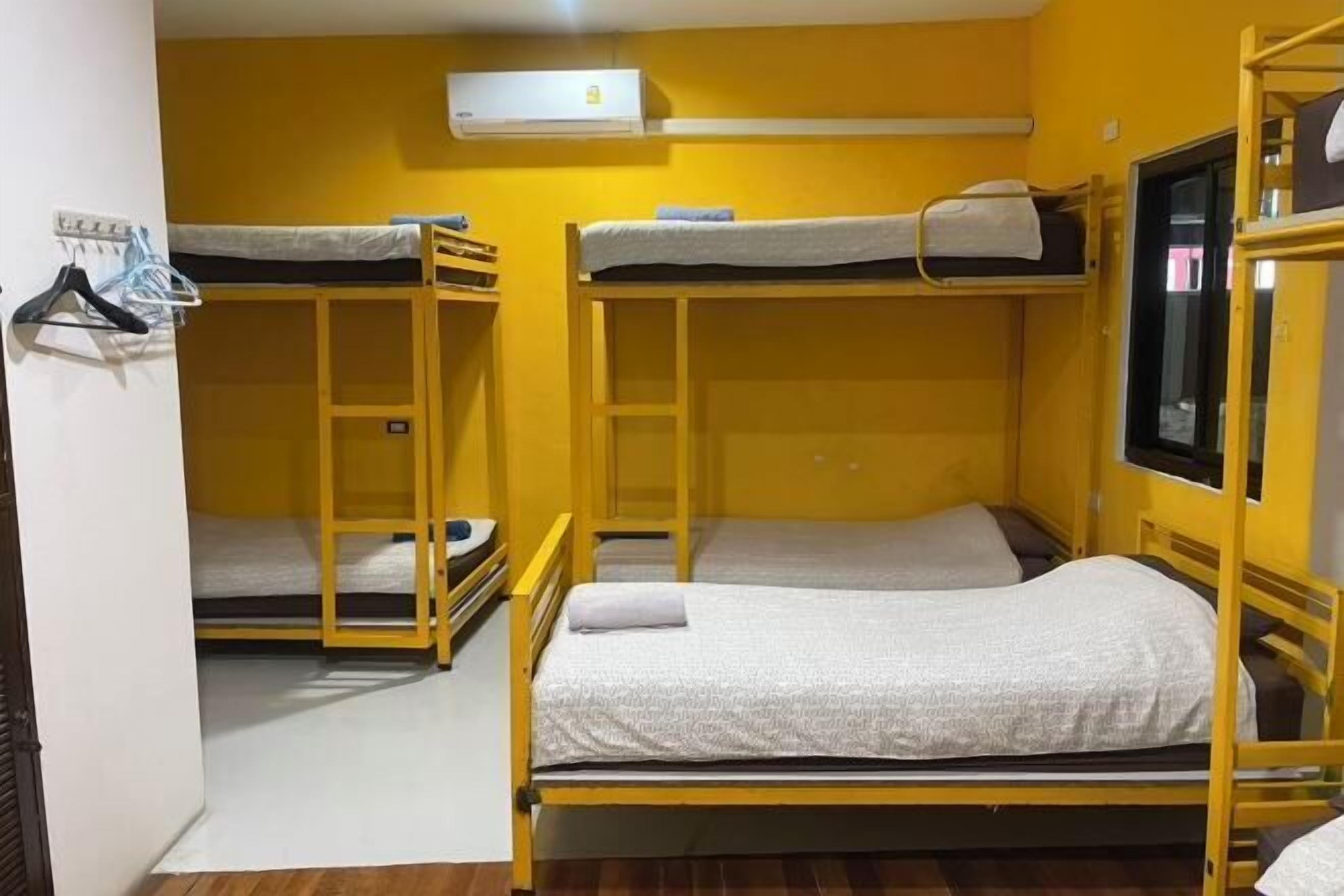 Desk, laptop workspace, iron/ironing board, free WiFi