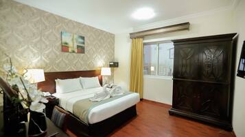 In-room safe, desk, iron/ironing board, free WiFi