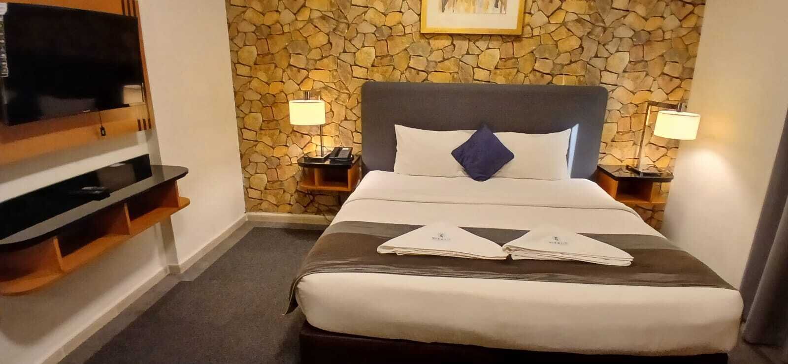 Basic Studio | In-room safe, desk, iron/ironing board, free WiFi