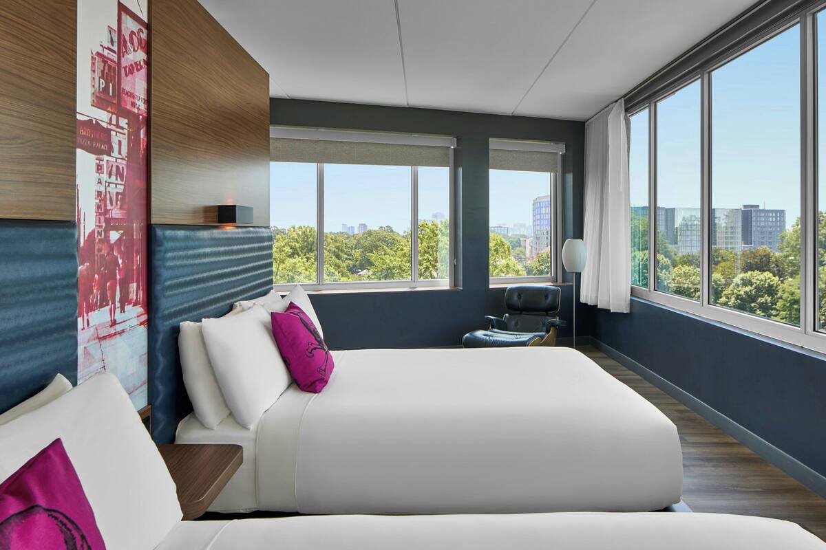 Down duvets, in-room safe, desk, laptop workspace