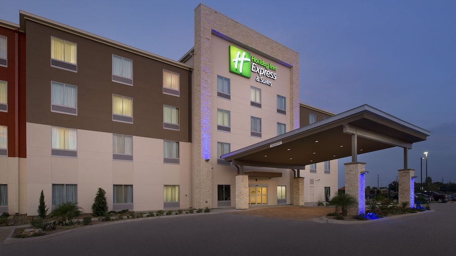 Holiday Inn Express & Suites Bay City by IHG