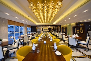 Daily buffet breakfast (AED 45 per person)