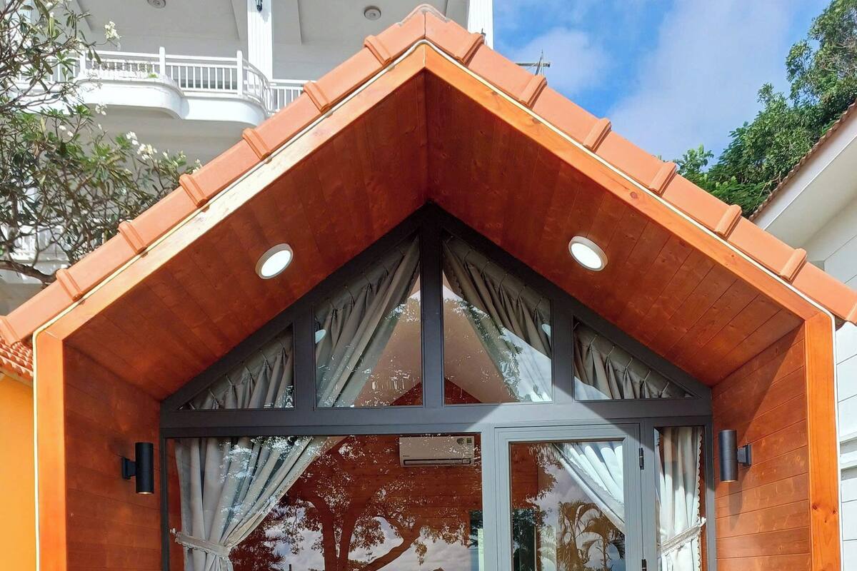 Bungalow, Gartenblick