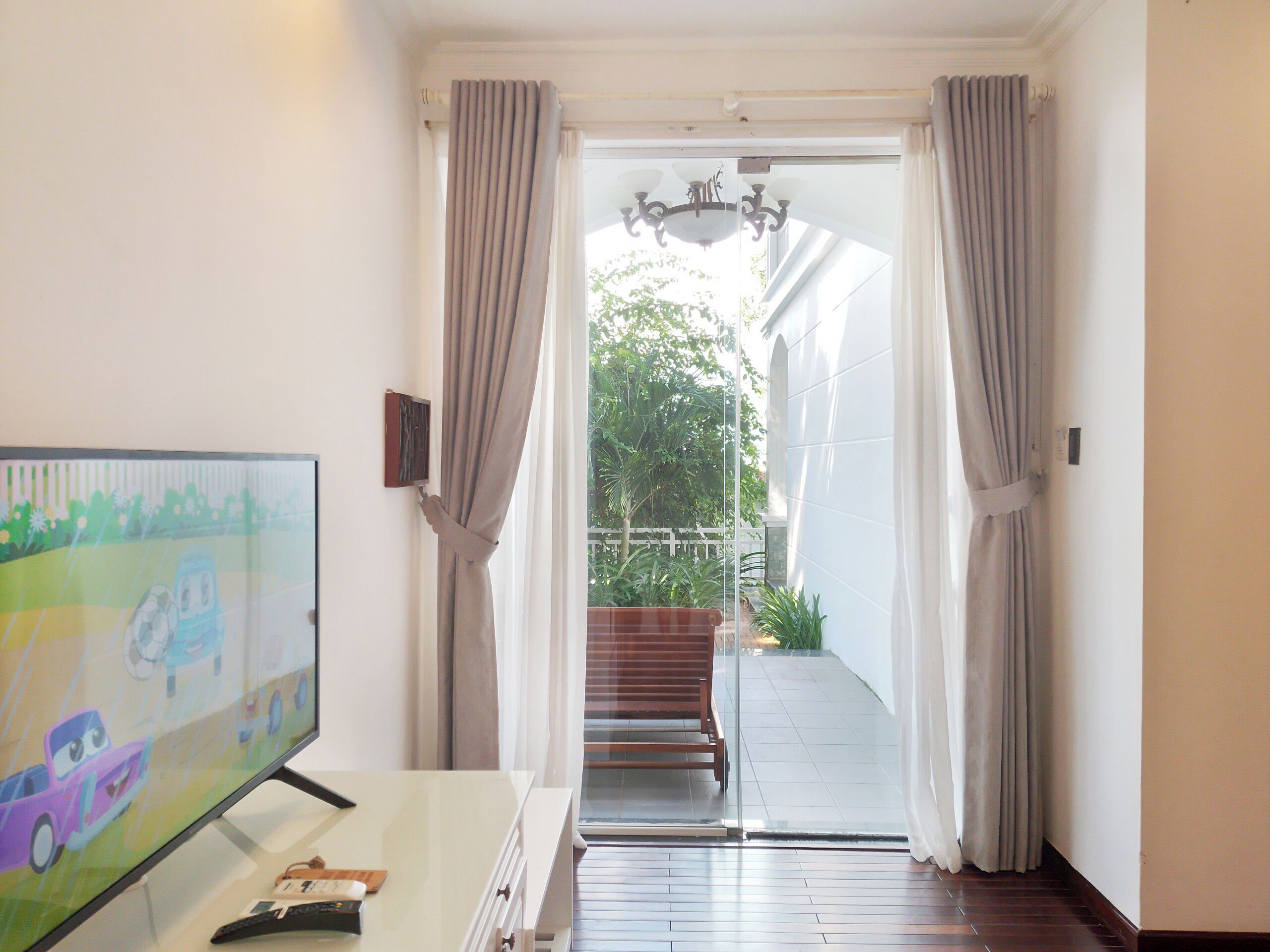 deluxe double room | 1 bedroom, minibar, in-room safe, desk