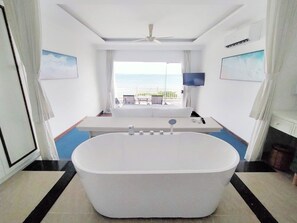 Rom – premium, balkong, havutsikt (Deluxe) | Utsikt mot strand/hav