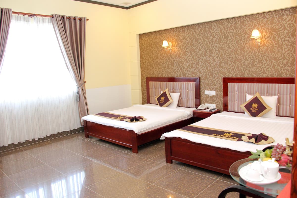 Tran Vinh Hotel - hotel rooms