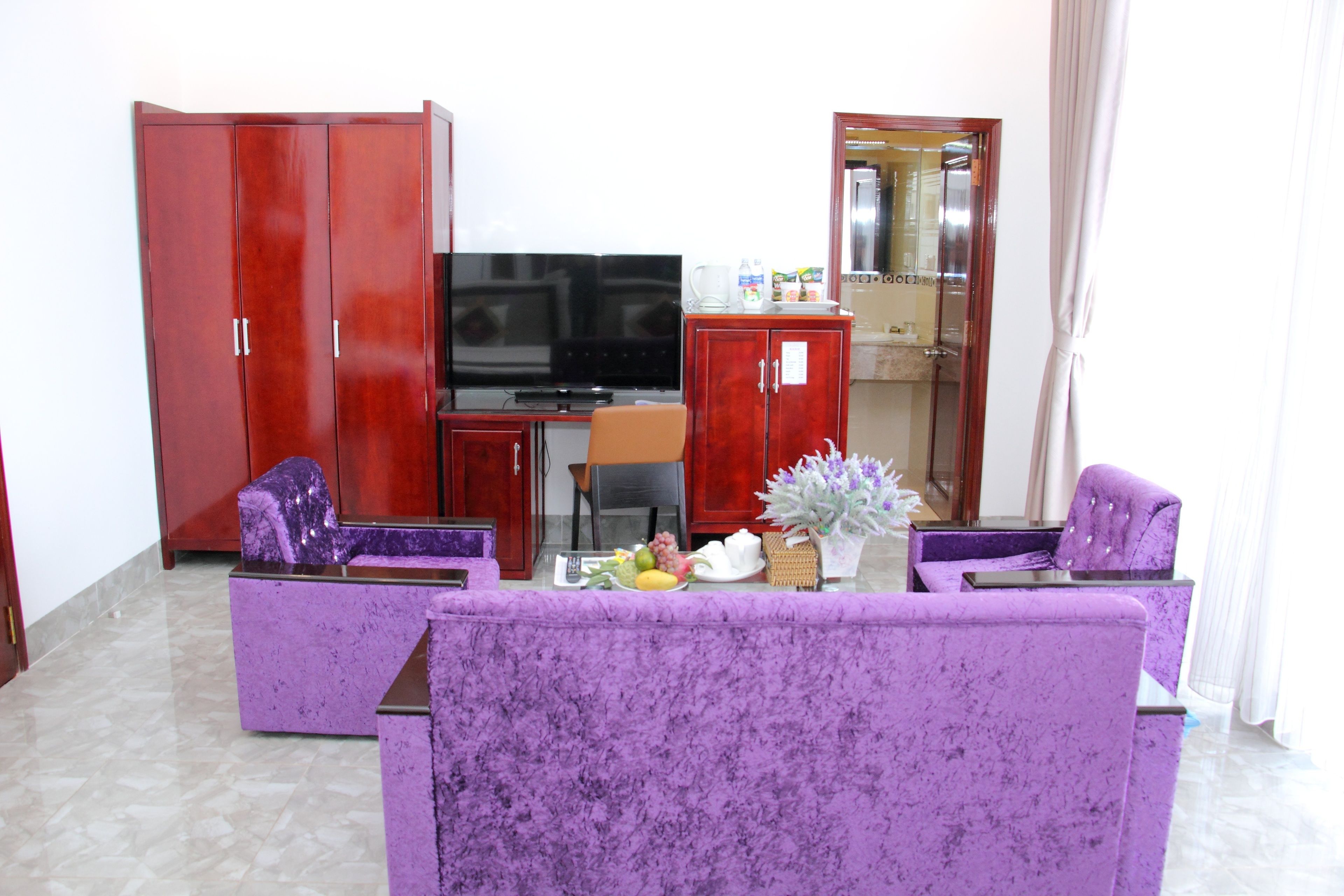 suite triple | bathroom | free toiletries, hair dryer, slippers, towels