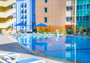 2 outdoor pools, open 9:00 AM to 6:00 PM, pool loungers - Tolip El Galaa Cairo Hotel (Cairo)