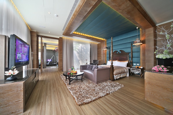 Kaupunkihuone | Ylelliset vuodevaatteet, untuvapeitot, ilmaiset minibaarituotteet