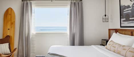 Deluxe King Side Ocean View