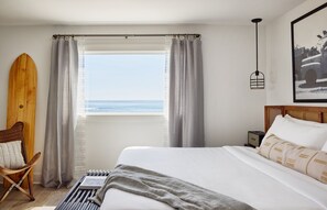 Quarto luxo (3RD FL-2DBL-SOV, Atlantic) | Individualmente decorados, individualmente mobiliados, Wi-Fi de cortesia