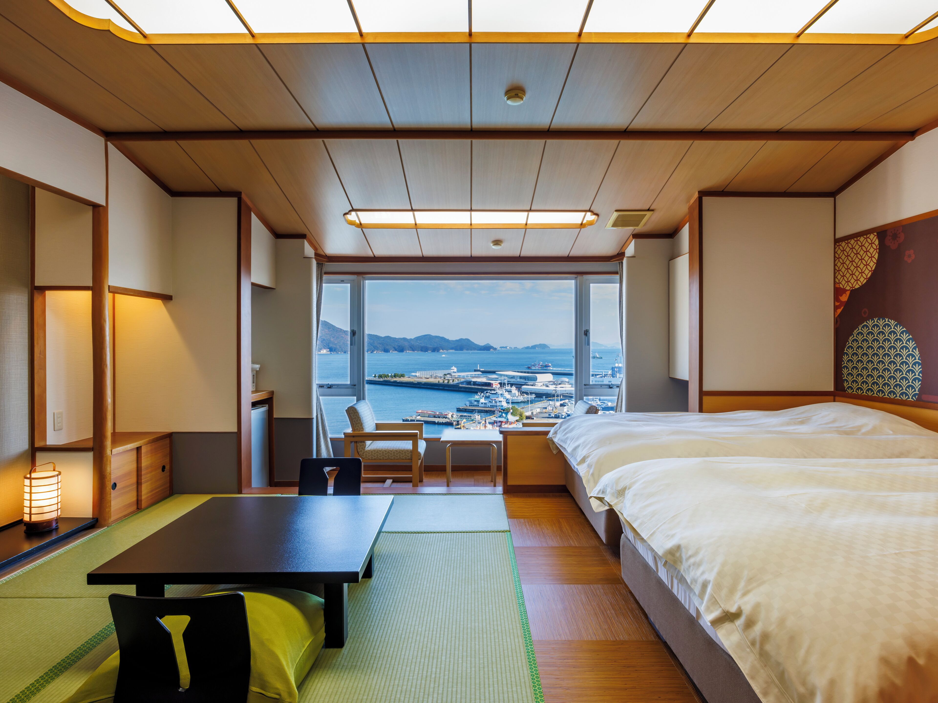 In-room safe, soundproofing, free WiFi, bed sheets