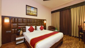 Premium Room | Premium bedding, in-room safe, desk, iron/ironing board - Akshaya Aura (Bengaluru)
