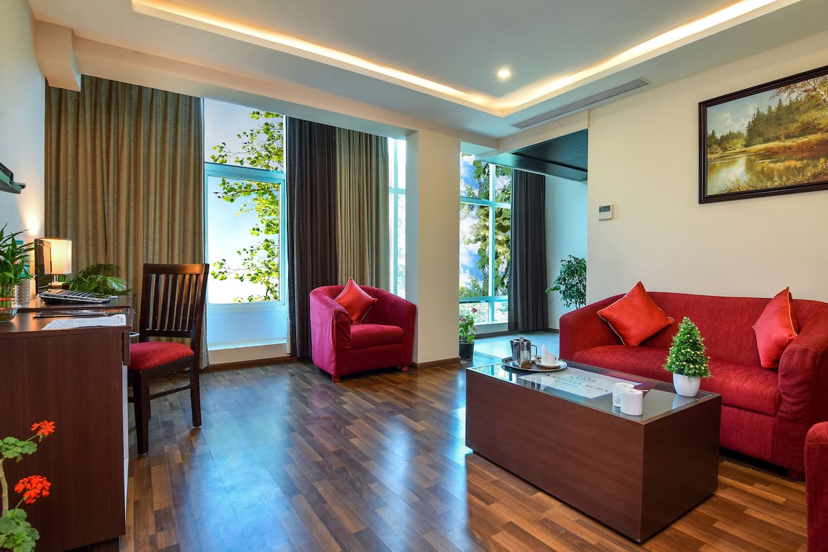 Club Room | Living area