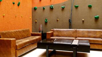 Coin salon dans le hall