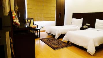 Premium bedding, free minibar, in-room safe, blackout curtains